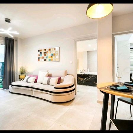 Romantic Jacuzzi Apartment Athens Luaran gambar