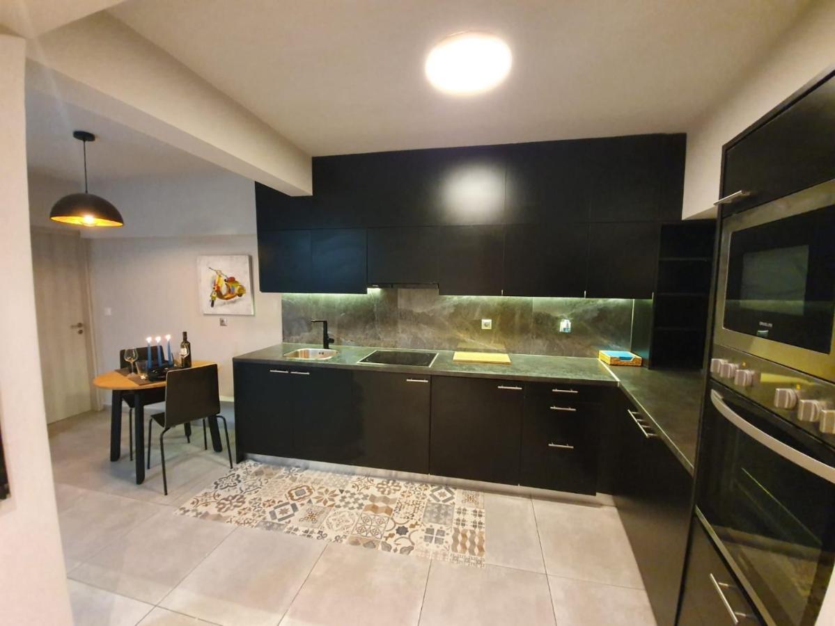 Romantic Jacuzzi Apartment Athens Luaran gambar