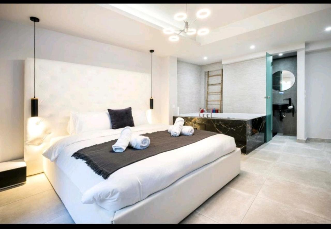 Romantic Jacuzzi Apartment Athens Luaran gambar