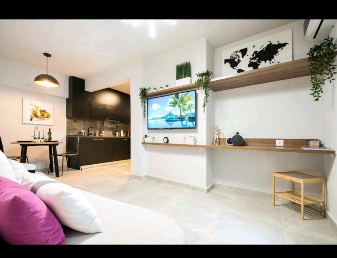 Romantic Jacuzzi Apartment Athens Luaran gambar