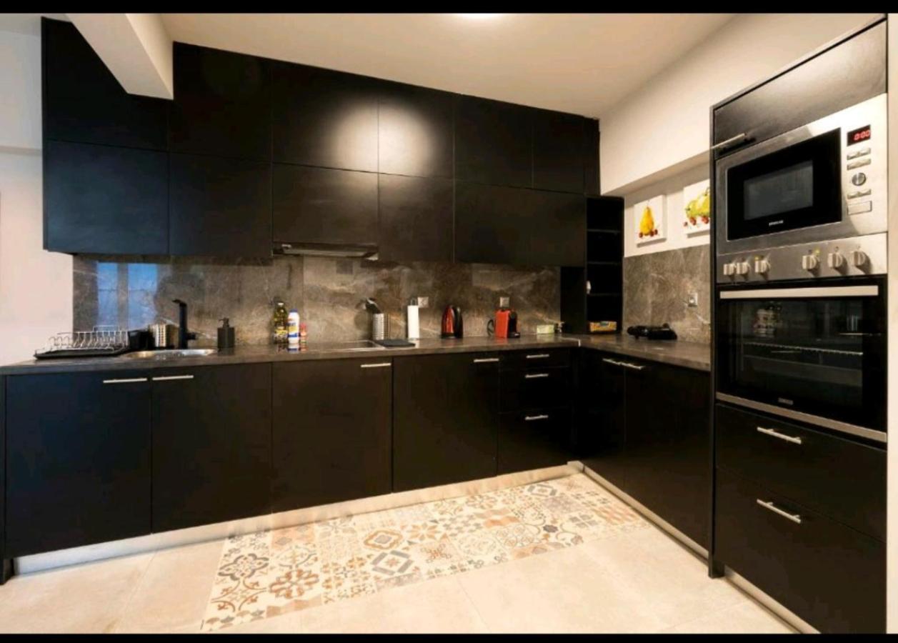 Romantic Jacuzzi Apartment Athens Luaran gambar