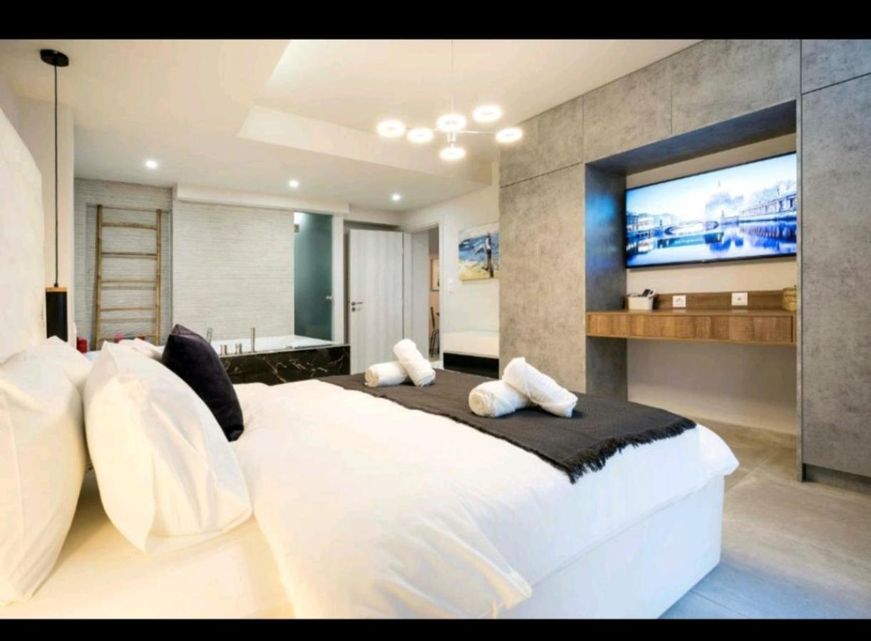 Romantic Jacuzzi Apartment Athens Luaran gambar