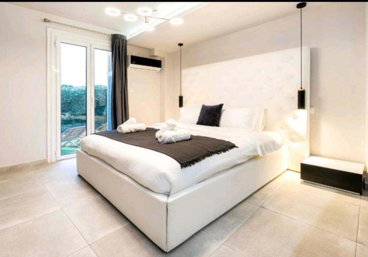 Romantic Jacuzzi Apartment Athens Luaran gambar